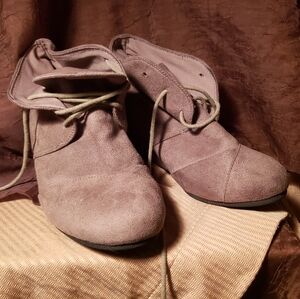 Vegan Seude Boots Sz 8